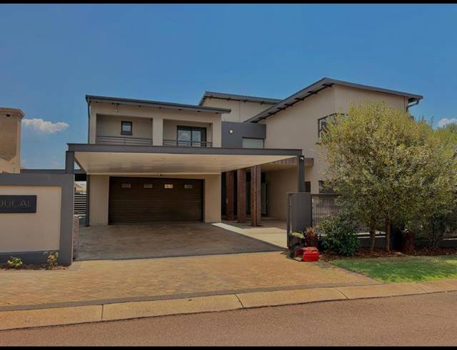 6 BEDROOM HOUSE FOR SALE IN ZAMBEZI COUNTRY ESTATE